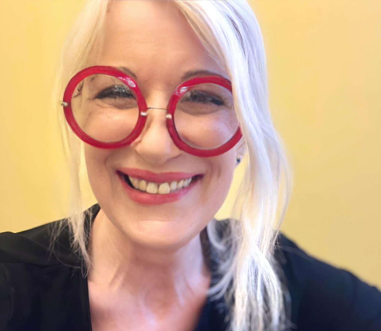 Bună, sunt Anamaria și mi-e o frică de fac pe mine, dar m-am hotărât