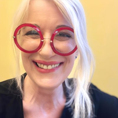 Bună, sunt Anamaria și mi-e o frică de fac pe mine, dar m-am hotărât